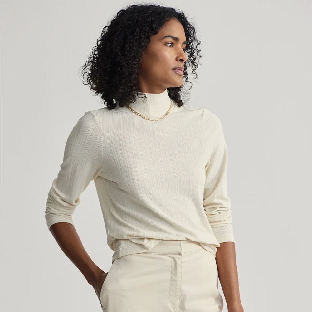Varley Astrid Fitted Long Sleeve Tee in Birch Ivory Cream L Large Turtleneck